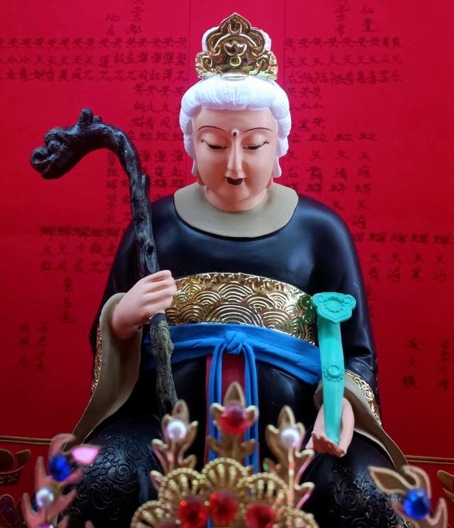 立完堂口做梦梦到和别人吵架(出马仙梦见给别人立堂口)
