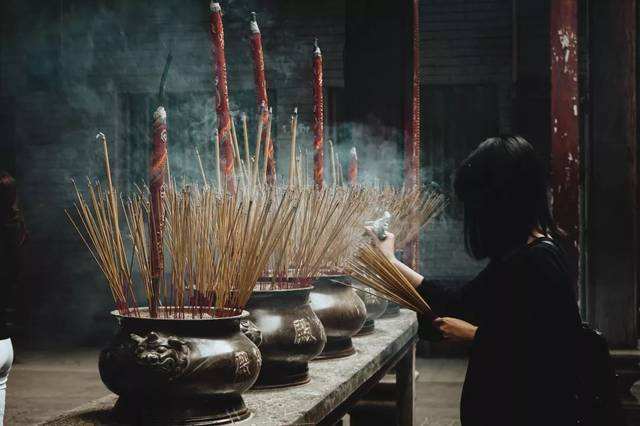 立好堂口天天上香好吗(立堂口当天)