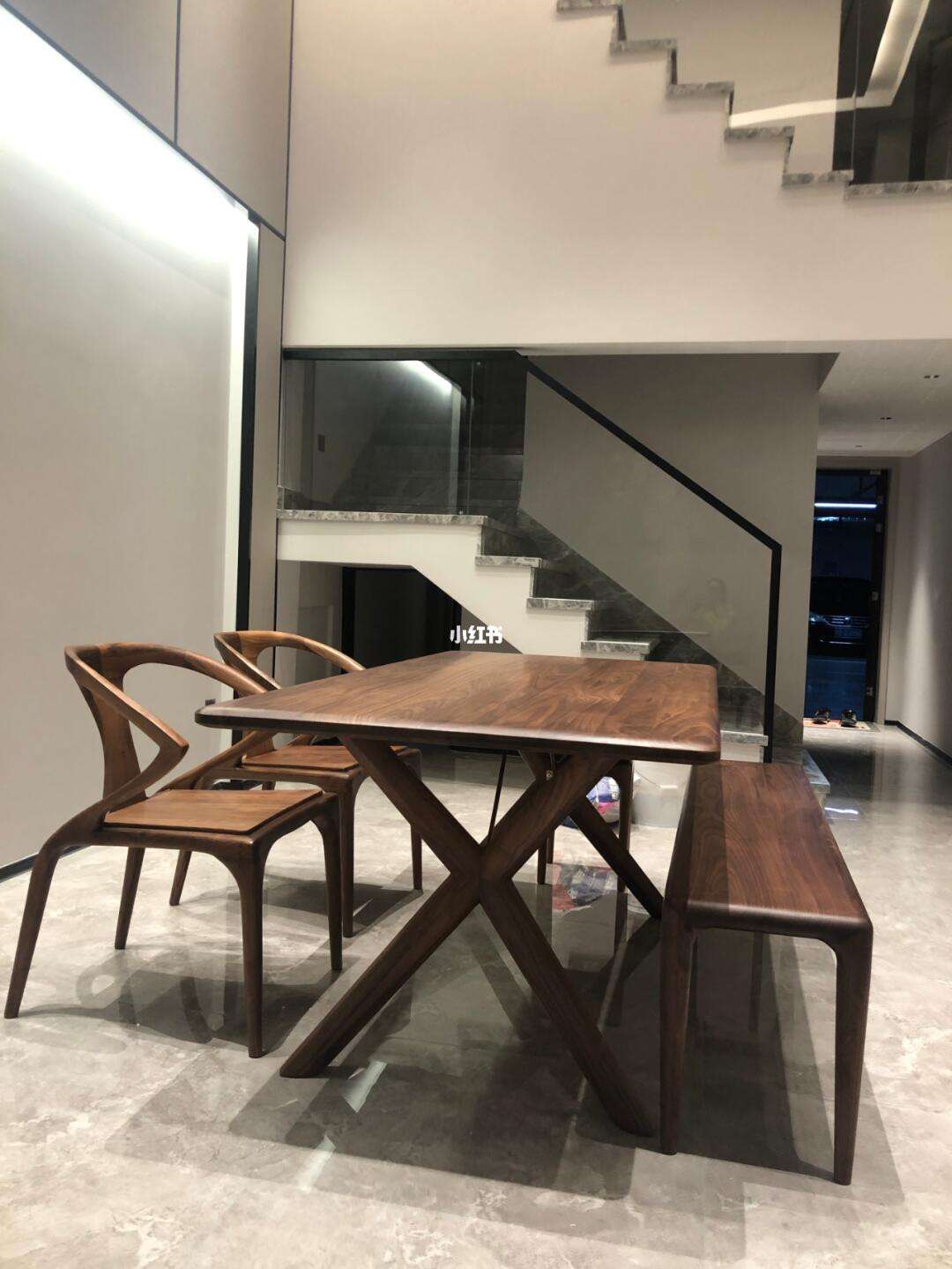 立堂口需要几张桌子吗请问(立堂口需要请像吗)