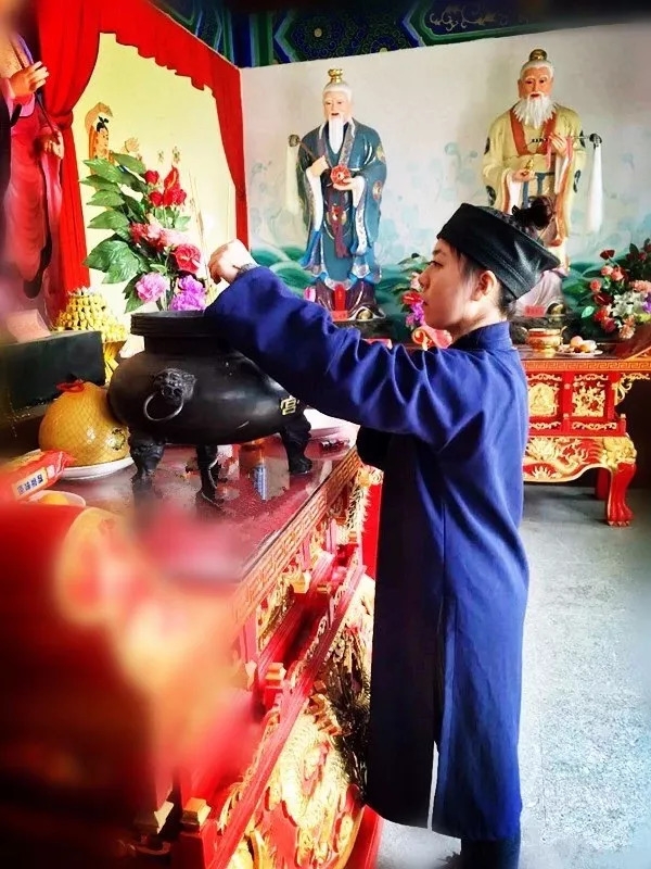 未立堂口上香有什么感觉(立完堂口感觉不到仙家)