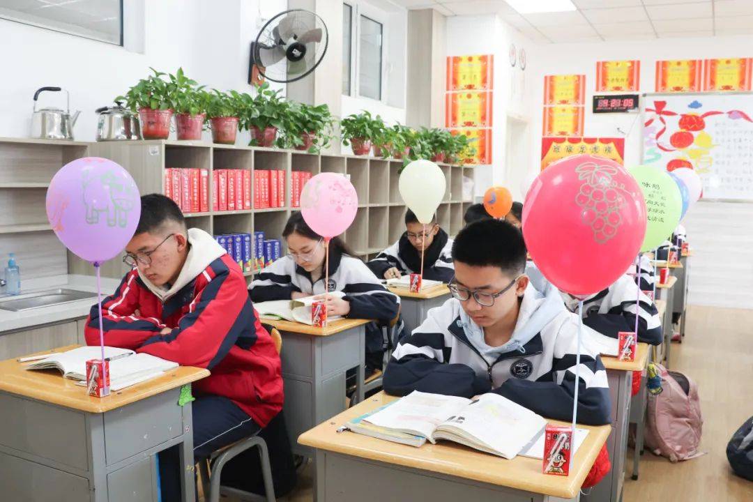 立堂口后梦见五星红旗(有仙家梦见红旗是啥意思)