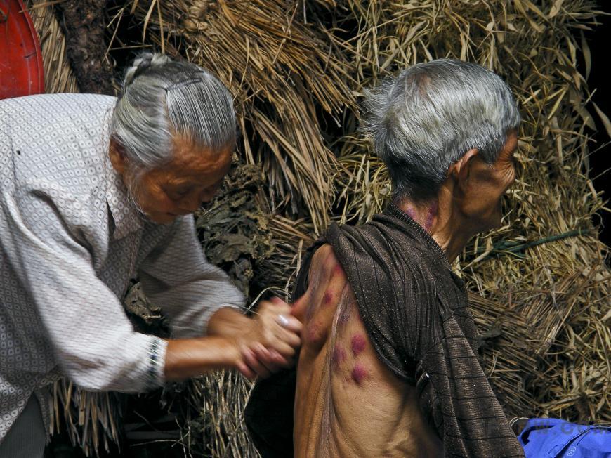 立完堂口之后浑身疼痛(立完堂口后背疼咋回事)