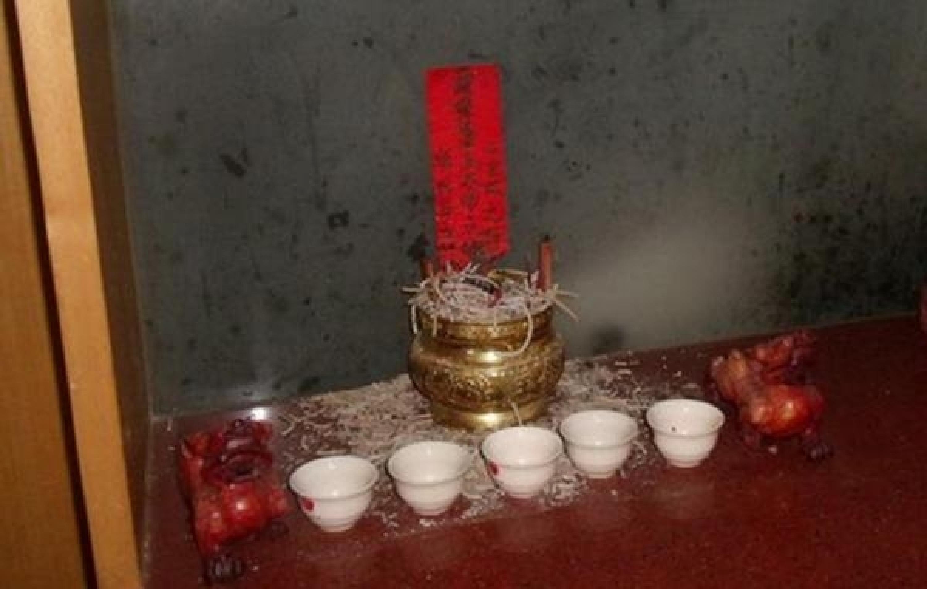 立完堂口出马前怎么上香(出马弟子立完堂口后反应)