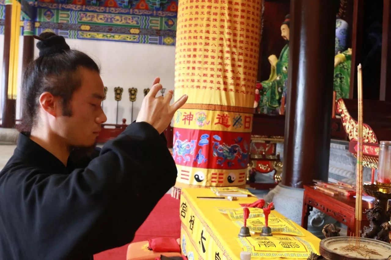 道家弟子没立堂口可以在家烧香吗(没立堂口怎么和仙家沟通)