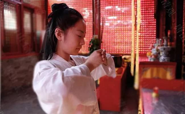上香立堂口(出马仙立堂口后多久能有感应)