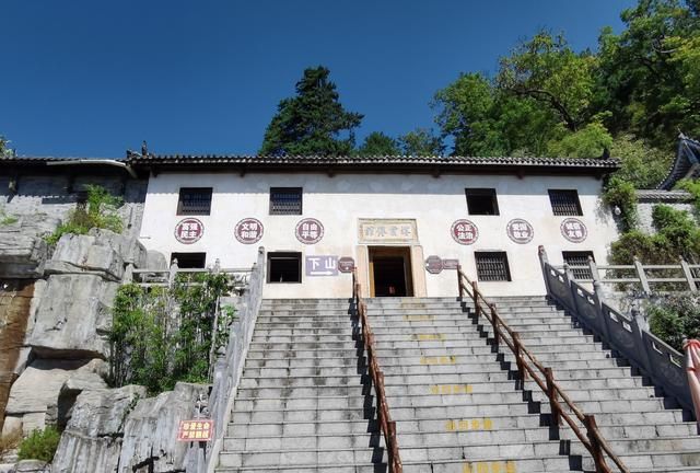 带仙没立堂口的可以去寺庙吗(佛教大师谈出马仙)
